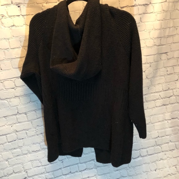 Long black cardigan - Picture 3 of 4